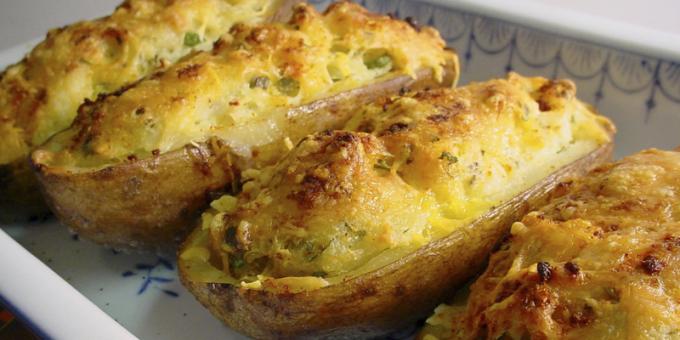 Okusna in poceni: pečen krompir z nadevom