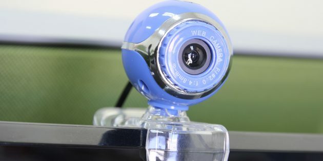 Kako povezati spletno kamero z računalnikom