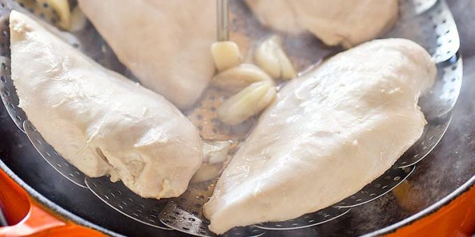 Kako in koliko kuhati piščančje prsi v dvojni kotel 