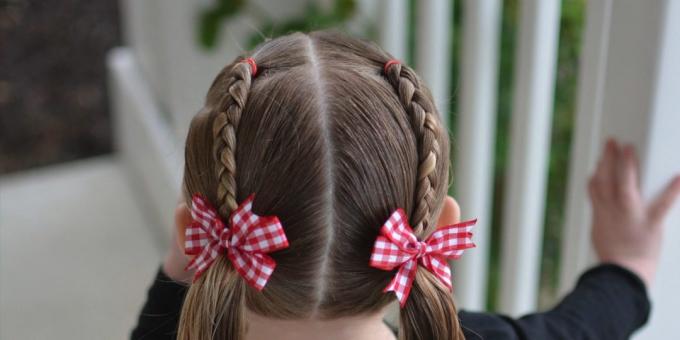 Hairstyles za dekleta: nizka ponytails z dvema jezički