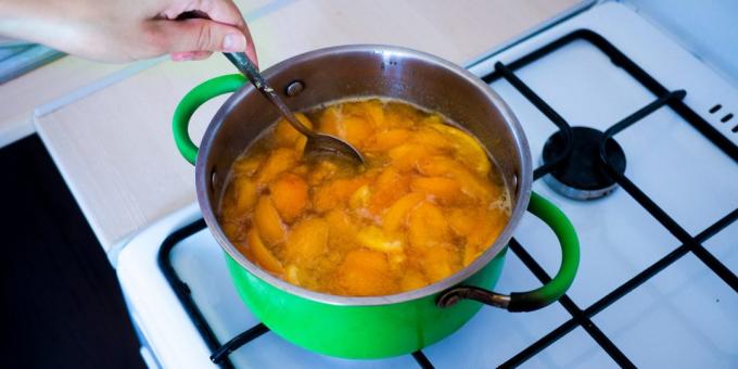 Marmelada iz marelic in pomaranč: kuhamo 20 minut na majhnem ognju