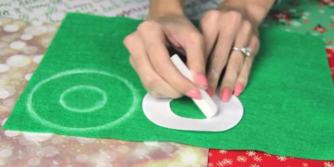 Božič igrače z lastnimi rokami: naredite vzorec in krog