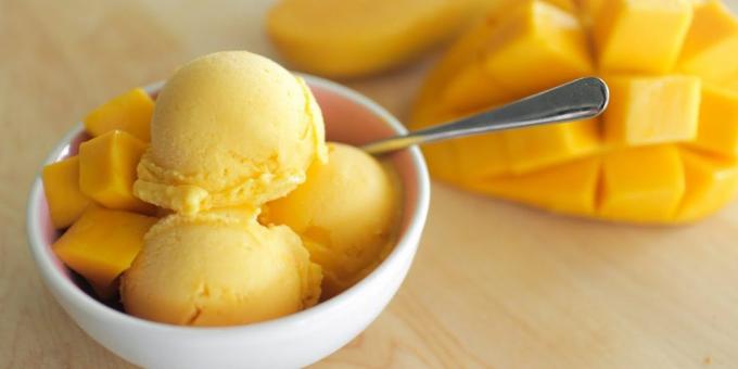 Kako kuhati jogurtov sladoled z mango