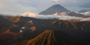 Kaj, da se glasi: epski roman "Lepota - goro" ljubezni, vstajenje od mrtvih, in zgodovino Indonezije