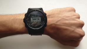 PREGLED: GPS-ura Triatlon Garmin Fenix ​​2