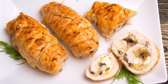 Recepti piščanec v pečici: Piščančji zvitki z gobami in jajci