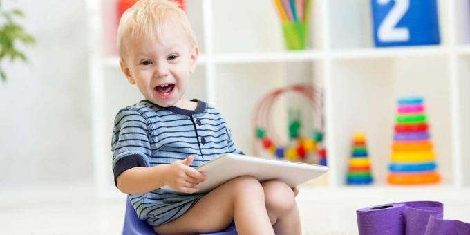 Kako naučiti otroka na pot: Head WC igrače ali knjige