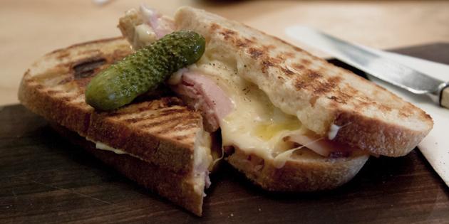 Recepti hitro hrano: sendviči, francoski "CROQUE-Monsieur"