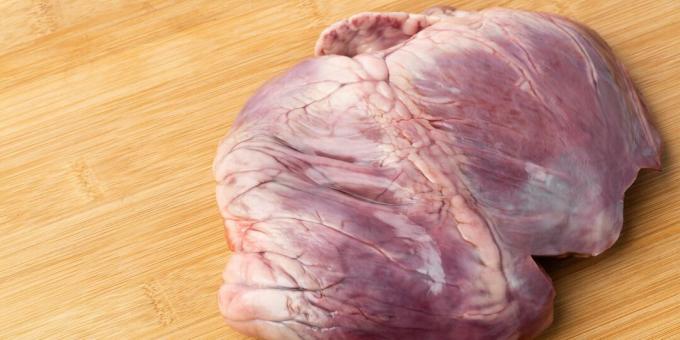 Kako in koliko kuhati svinjsko srce: razrežite svinjsko srce