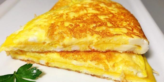 Hitri zajtrk: umešana jajca s hrustljavo skorjo sira