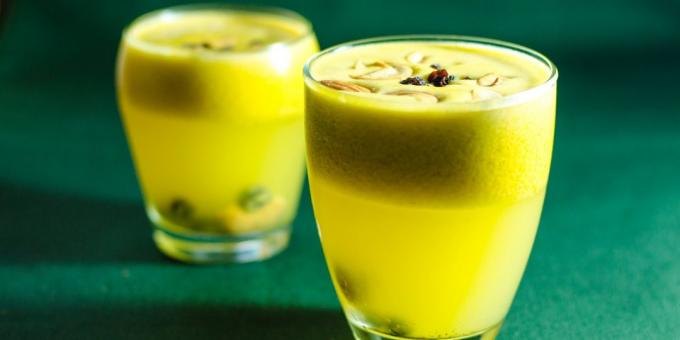 sveži sokovi recepti: svež pomarančni sok in ananas z ingverjem