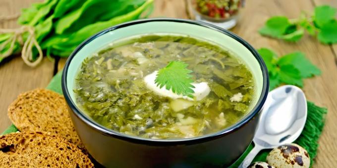 Vitaminska juha z zeljem in koprivami