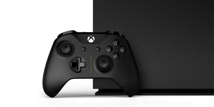 Pripomočke v novoletno darilo: Microsoft Xbox One X