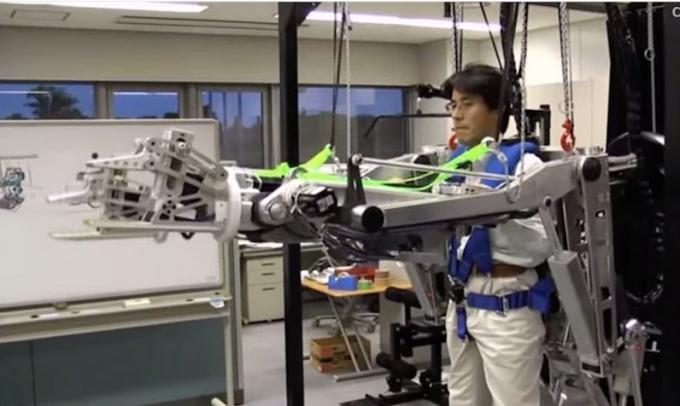 Tehnologije prihodnosti: gradbeniki bodo uporabljali eksoskeletoni
