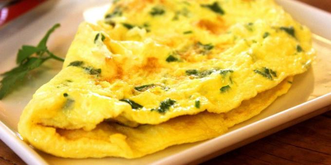 kaj jesti pred treningom: omleta z zelenjavo