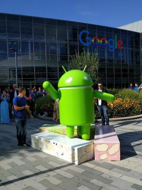 Android N se zdaj uradno imenuje Android Nugat ( «Nugat")