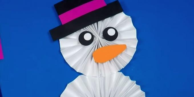 kako narediti snežaka: make oči in nos