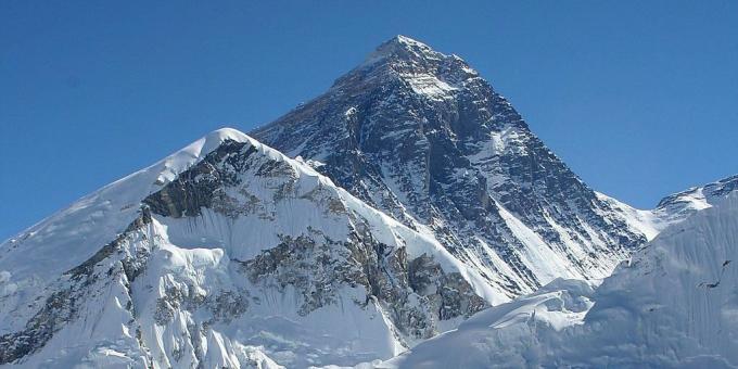 Mount Everest raste
