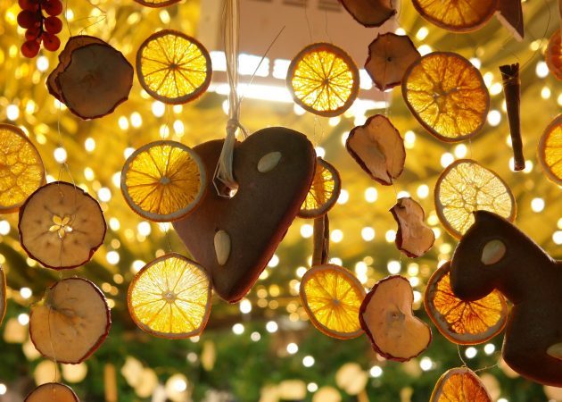Božično drevo decoration: posušene pomaranče