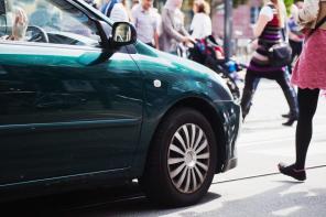 Kako preživeti na cesti: Nasveti za voznike in pešce