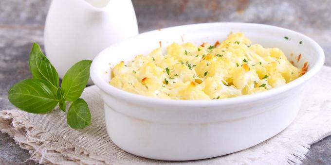 Cvetača v pečici s kislo smetano, majonezo in jajc: najboljši recept