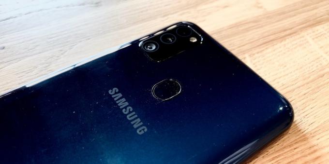 Samsung Galaxy M30s: Zadnja plošča