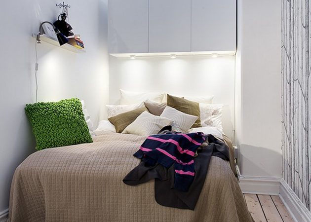 Ozka spalnica: prostor za shranjevanje nad posteljo
