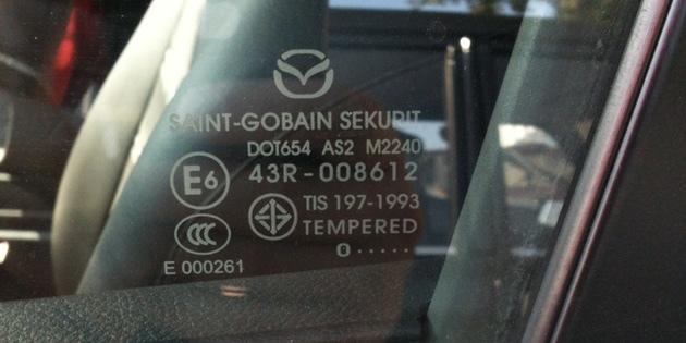 Kako kupiti rabljen avtomobil: Označevanje steklo se lahko razlikujejo 1-2 številkami ali simboli