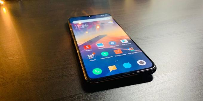 Pregled Xiaomi Mi 9: Zaslon