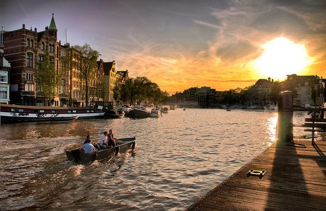 Sončni zahod v Amsterdamu