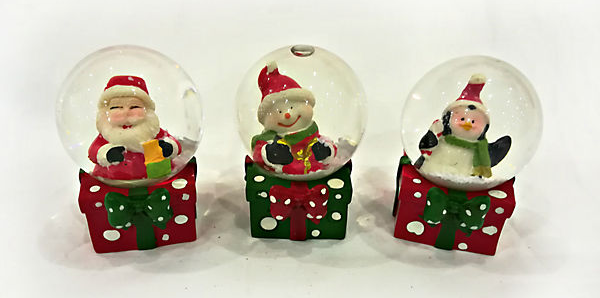 Božični okraski: steklene kroglice s snegom