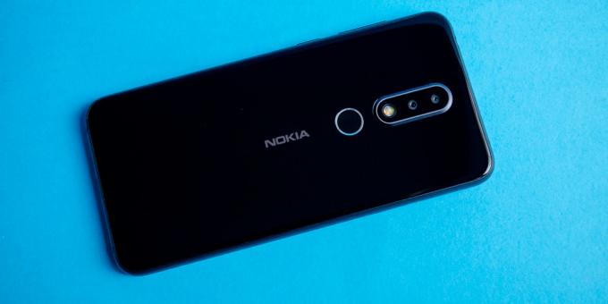 Pregled Nokia 6.1 Plus: Zadnji pokrov