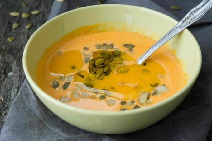 Bučna kremna juha z ingverjem