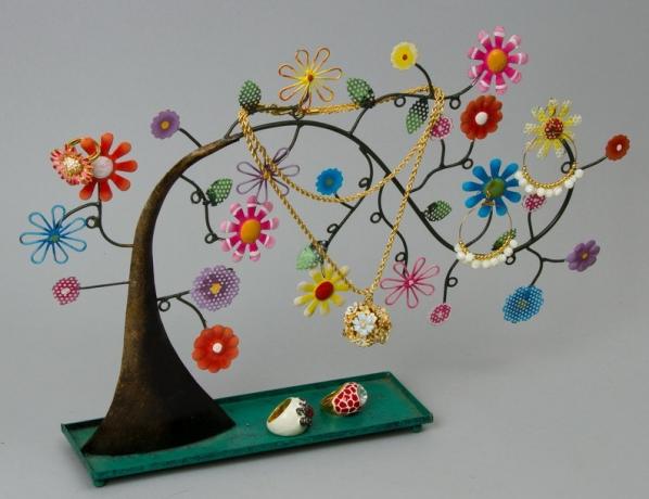 Okrasno drevo za nakit
