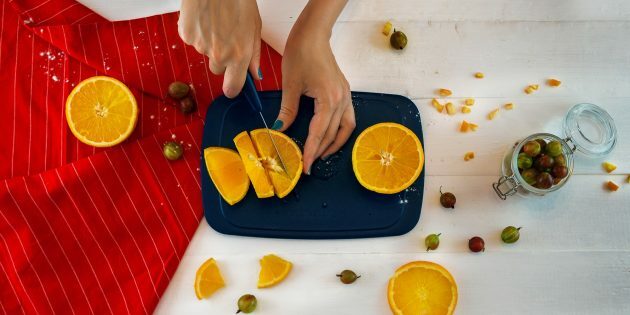 Pomarančna marmelada iz kosmulje: pomaranče nasekljajte