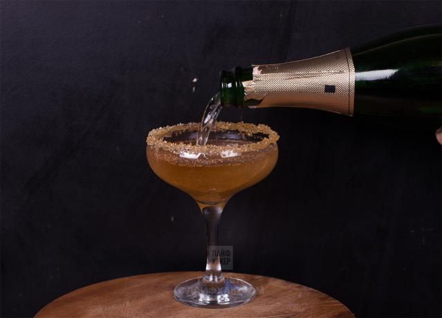 Apple koktajl s šampanjcem: mix sok in šampanjec