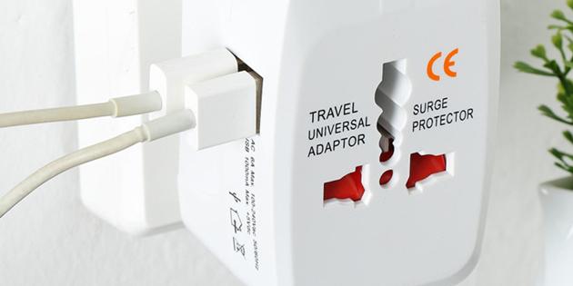 Universal Travel Adapter z USB-vrat