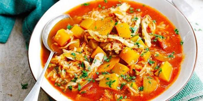 Pumpkin jedi: pikantna juha z bučnim, puran in riž