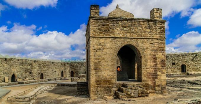 Počivaj v Azerbajdžan Ateshgah templju