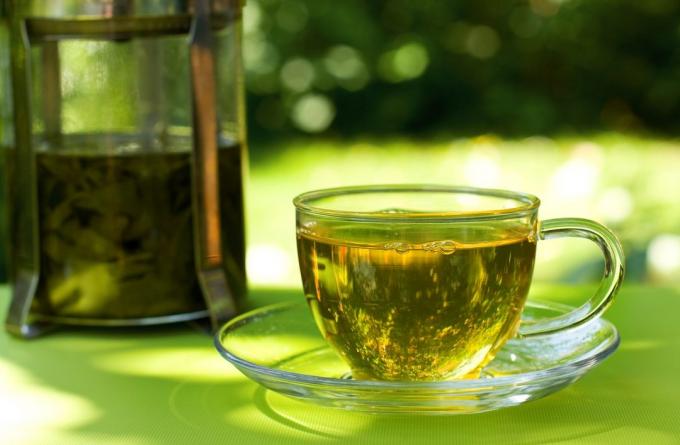Navade, ki vam bo pomagal izgubiti težo: piti zeleni čaj