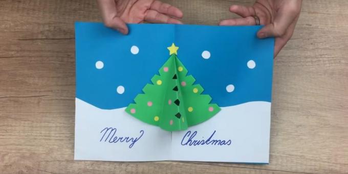 Božični kartice z lastnimi rokami z božično drevo v notranjosti merilno