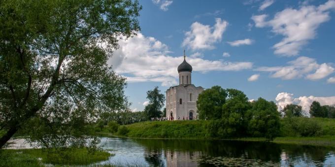 Znamenitosti Vladimirja in okolice: vas Bogolyubovo in cerkev Pokrova na Nerlu