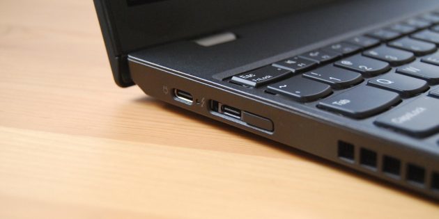 Če ne zaračuna laptop z Windows, MacOS in Linux, preglejte konektor