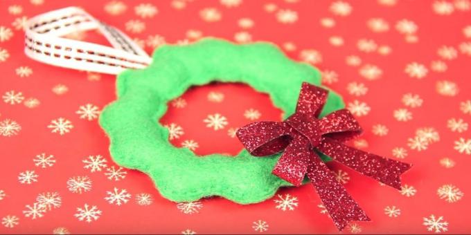 Božič igrače z lastnimi rokami: šivanje in okrasite igrače lok