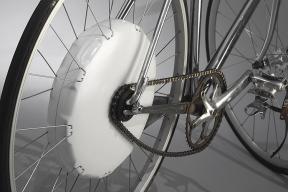 S kolesom FlyKly Smart kolo koli kolo pretvori v električni in inteligentni