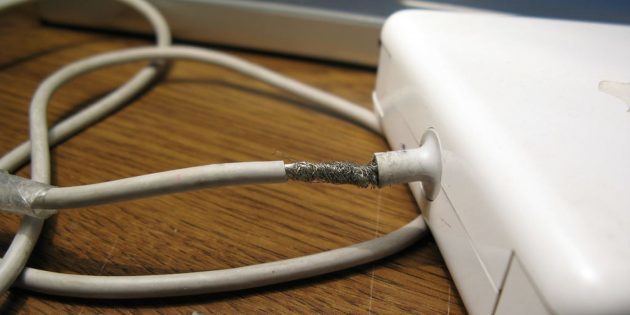 Preizkusite adapter za polnjenje, če ne polnjenje laptop z Windows, MacOS in Linux, vas