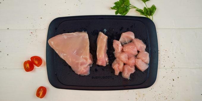 Quiche s piščancem in gobami: Cut piščanca