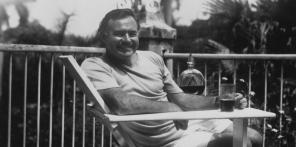 V bistvu je nepričakovan uspeh: primer Ernest Hemingway