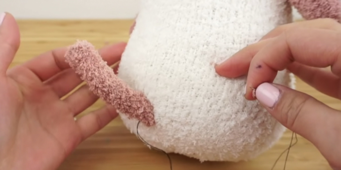 Kako narediti plišaste živali z lastnimi rokami: šivajte čop