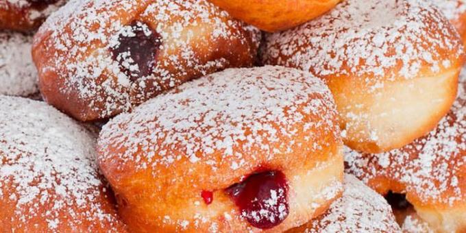 Recepti krofi: Donuts s kislo smetano z višnjevo marmelado